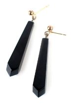 A pair of jet drop earrings, each with a yellow metal single pin back, and droplet type design, 3.5c