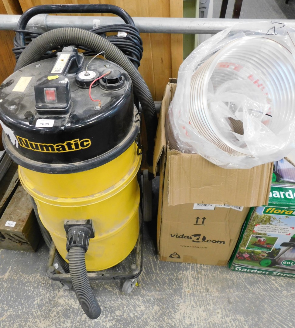 A nematic JWD249 wet dry vac, and additional copper funnelling.