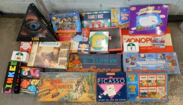 Assorted toys and games, Dingbats, jigsaws. (2)