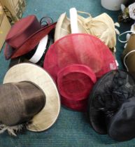 Lady's hats. (1 box)