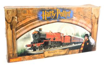 A Hornby Harry Potter and The Philosophers Stone Hogwarts Express, electric train set, R1234, boxed.