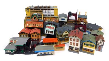 A group of plastic model railway buildings. (1 box)