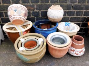 Various ceramics, garden planters. (10)