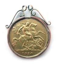 An Edward VII half gold sovereign pendant, in a 9ct rose gold mount, 4.6g.