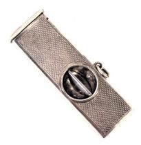 An Elizabeth II silver cased cigar cutter, maker SJR, Birmingham 1950, 0.41oz.