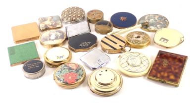 A quantity of compacts, comprising F Stratton mascot, and others.