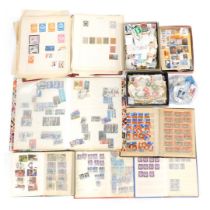 Philately. A collection of world stamps and stamp albums, Windsor stamp albums for Great Britain, Be