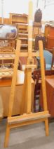 A Daler Rowney easel.