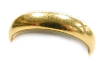 A 22ct gold wedding band, size S, 6.7g.