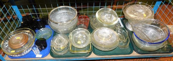 Glassware, to include large fruit bowls, centrepiece, cooking bowls, lemon squeezer, cups and saucer