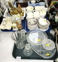 General household effects, to include lemon squeezer, Portmeirion mugs, moulded and cut glassware, b