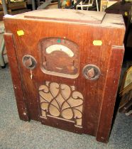 A vintage valve radio. (AF)