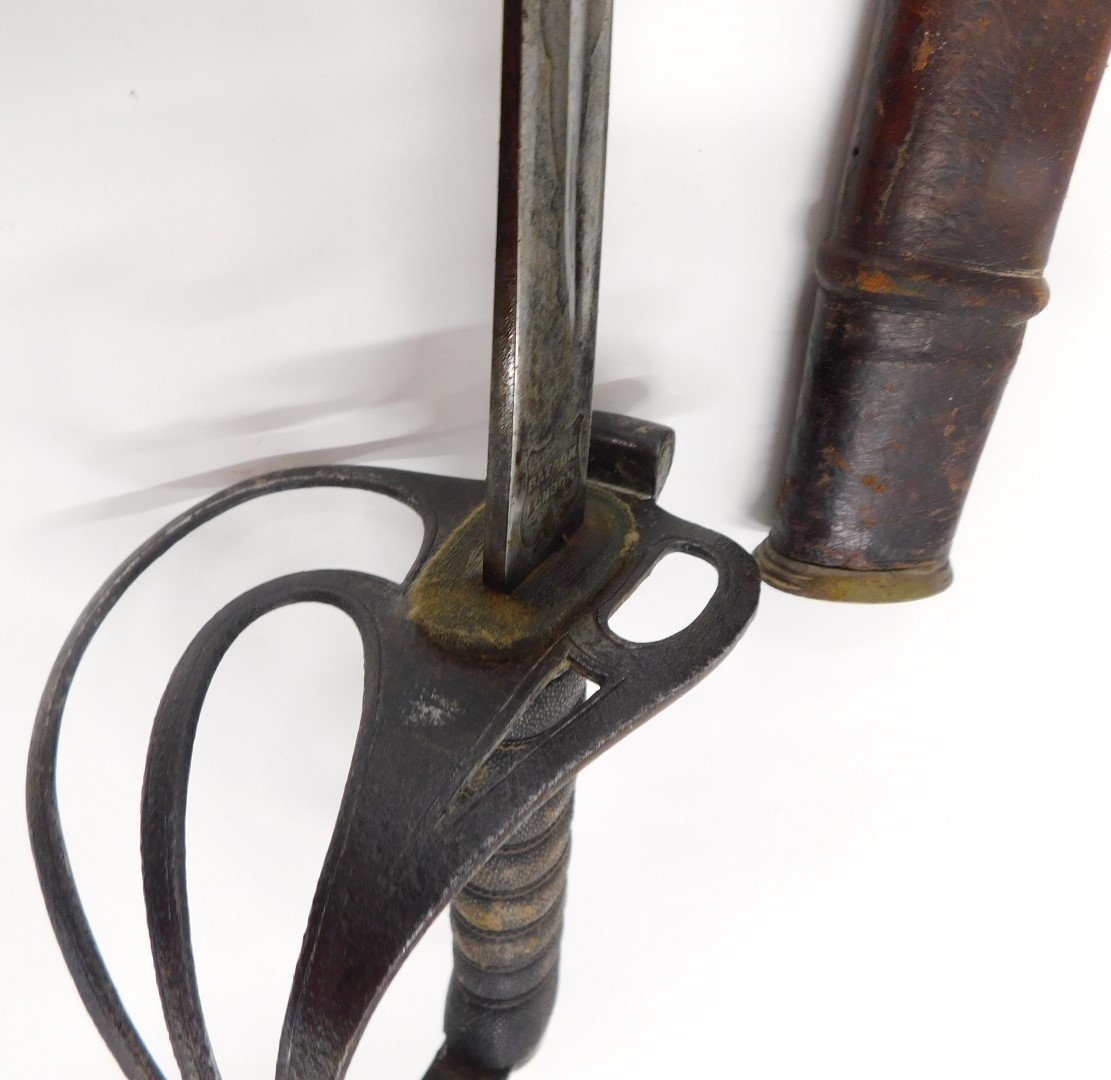 A George V British Royal Artillery sword, with scabbard, by Batson, London, number 2738, 103cm L, bl - Image 3 of 9