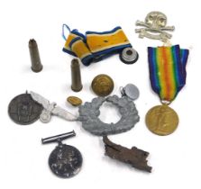 Militaria & medals, comprising WWI Civilisation medal, awarded to G A Dale and 14-18 George V medal,