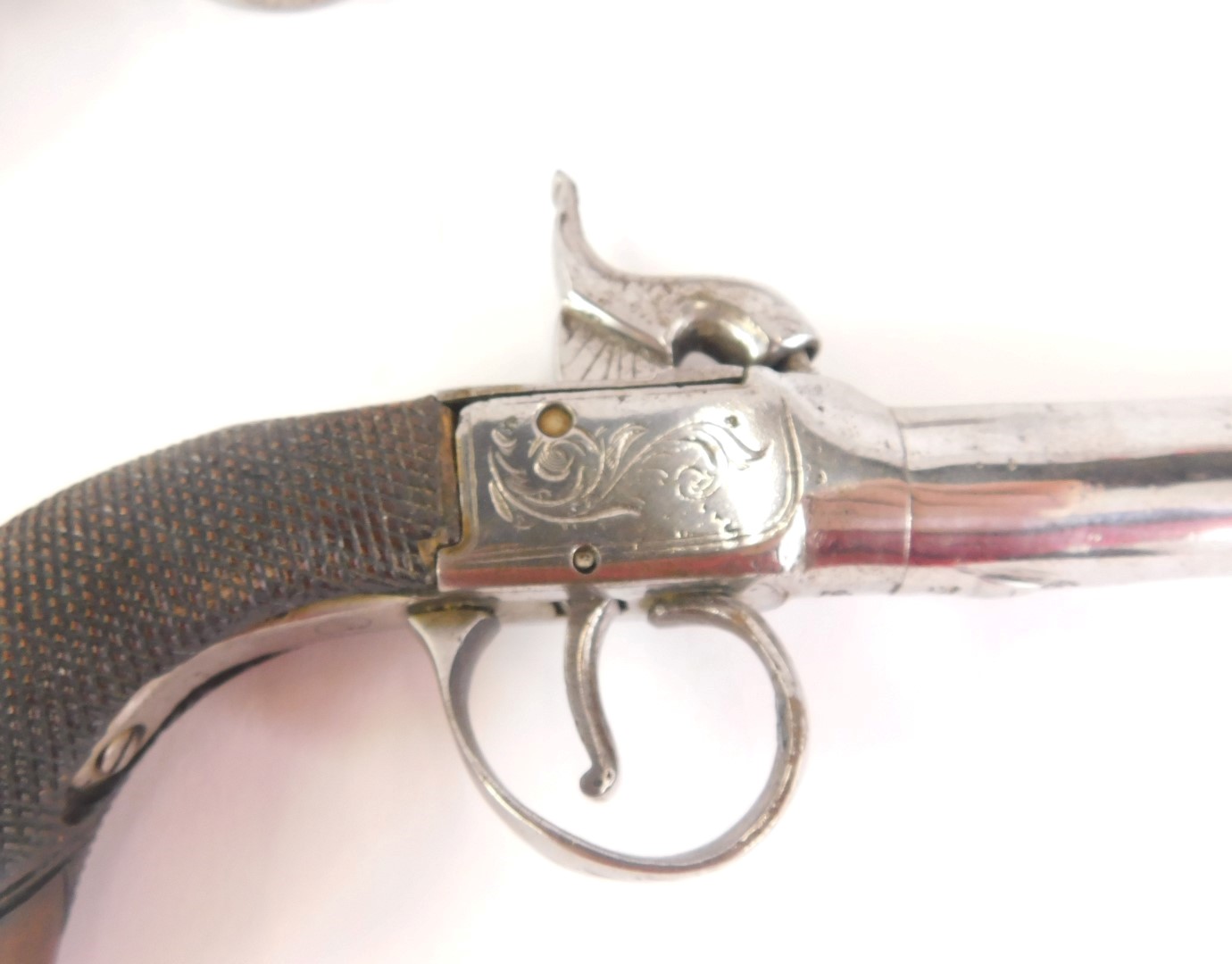 A pair of early 19thC pistols, each with a polished barrel, partly engraved and walnut stock, 19cm l - Image 3 of 8