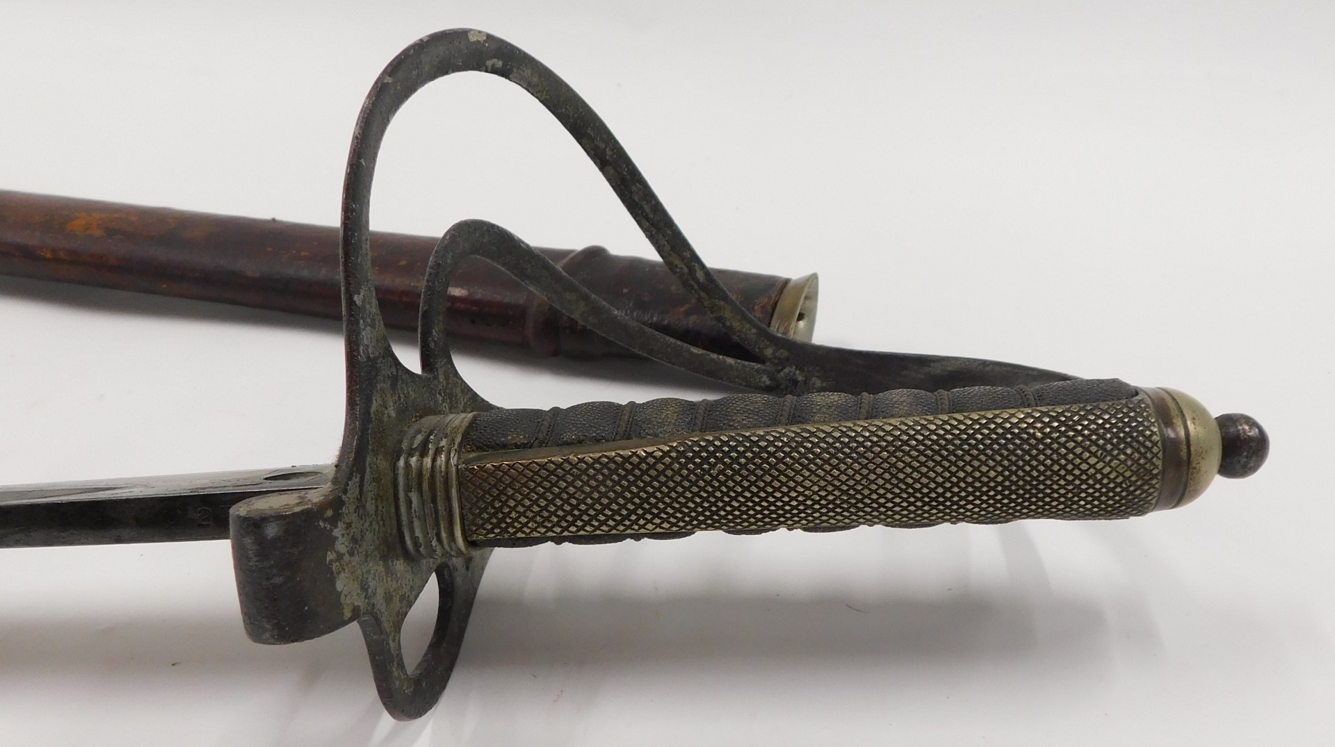 A George V British Royal Artillery sword, with scabbard, by Batson, London, number 2738, 103cm L, bl - Image 8 of 9