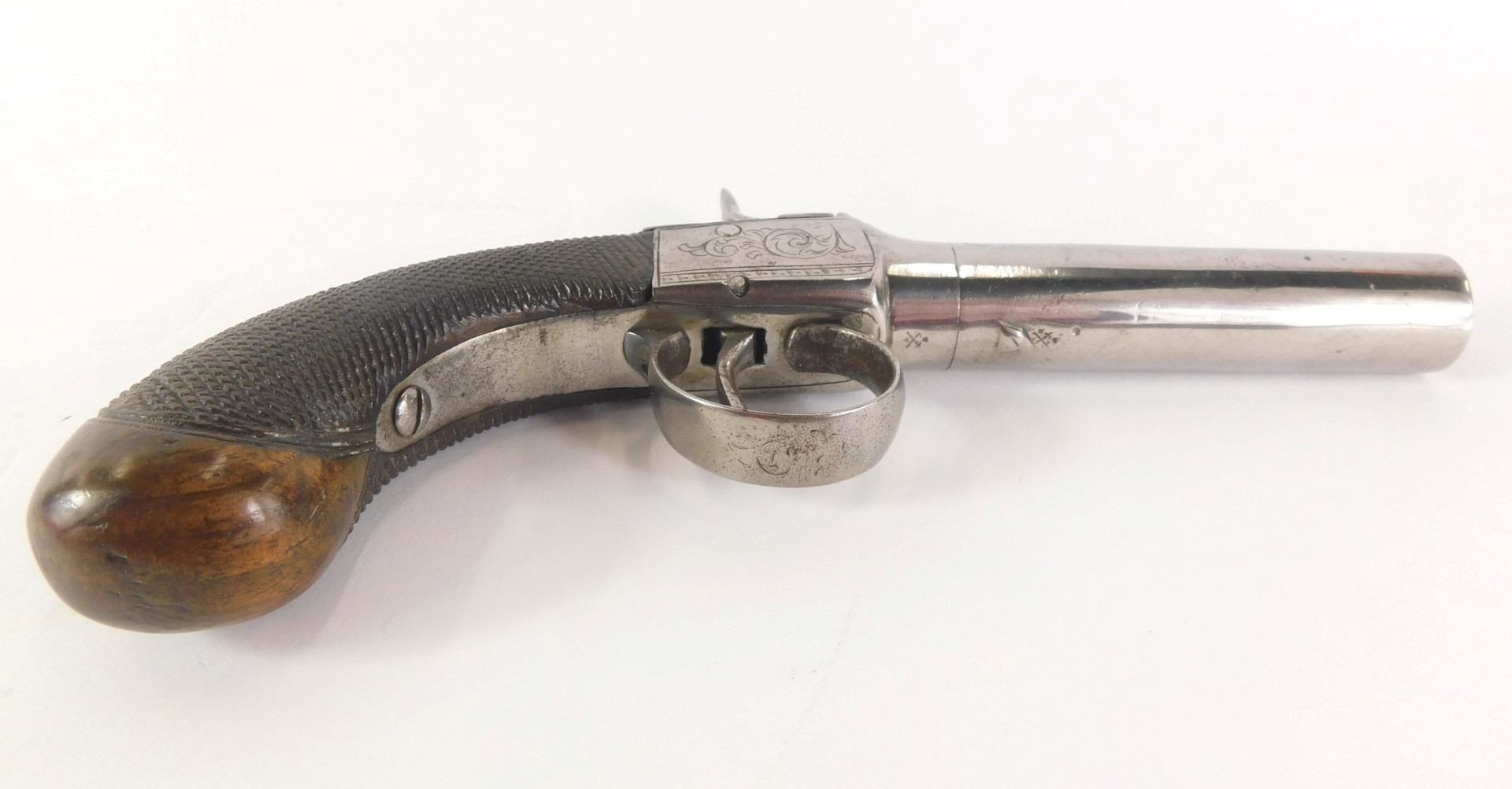 A pair of early 19thC pistols, each with a polished barrel, partly engraved and walnut stock, 19cm l - Image 4 of 8