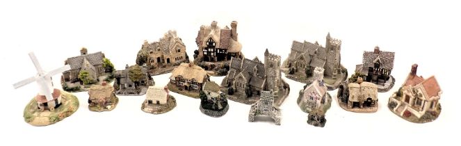 A collection of Lilliput lane cottages, to include Morton Manor, Clockmaker's Cottage, Bridge House,