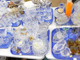 Decorative glassware, to include drinking glasses, jugs, vases, decanters, coloured glasswares, etc.