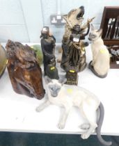 Various animal ornaments, comprising frog, puffin, horses head, Siamese cats, dog, etc. (a quantity)