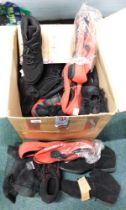 Lady's shoes, including Skazz etc. (1 box)