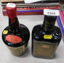 Two bottles of alcohol, comprising amaretto, and a Tia Maria. (2)