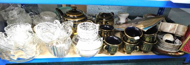 Household wares, to include serving tray, glass ware, part tea wares, coronation exhibit books, Smit