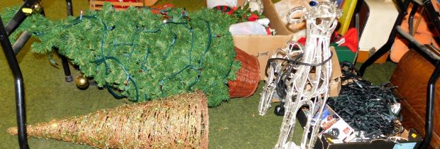 A quantity of Christmas decorations. Buyer Note: WARNING! This lot contains untested or unsafe elect