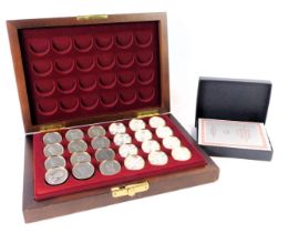 A Franklin Mint The Battle of Waterloo checkers set, cased, with certificates.