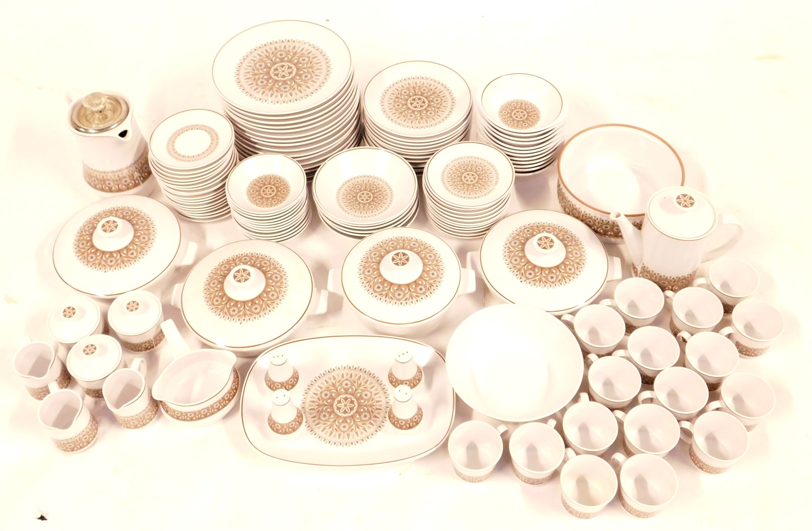 A Noritake pottery part tea, coffee and dinner service, decorated in the Progression pattern, to inc - Image 2 of 3