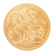 A George V gold full sovereign, dated 1914.