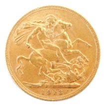 A George V gold full sovereign, dated 1913.