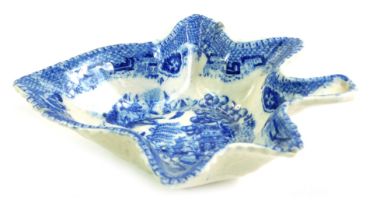 A 19thC Staffordshire blue and white Willow pattern moulded leaf pickle dish, 12cm long.