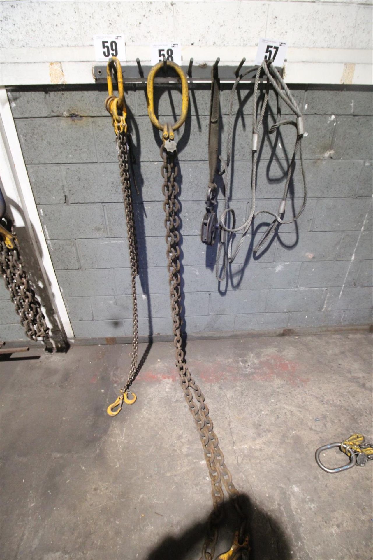 APPROX. 6FT, 4-LEG LIFTING CHAIN