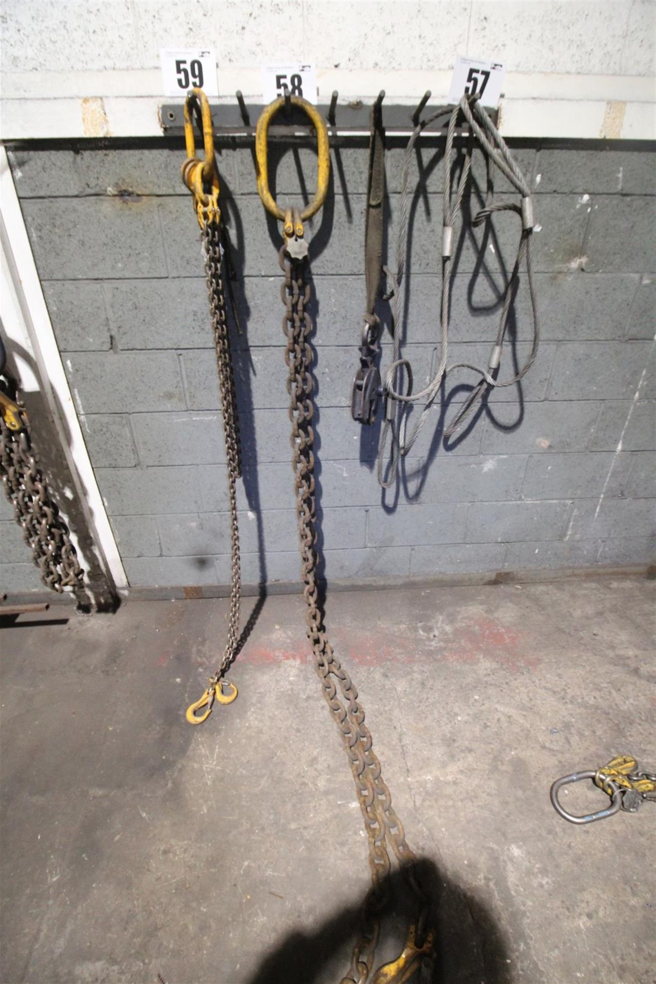 APPROX. 8FT, 2-LEG LIFTING CHAIN