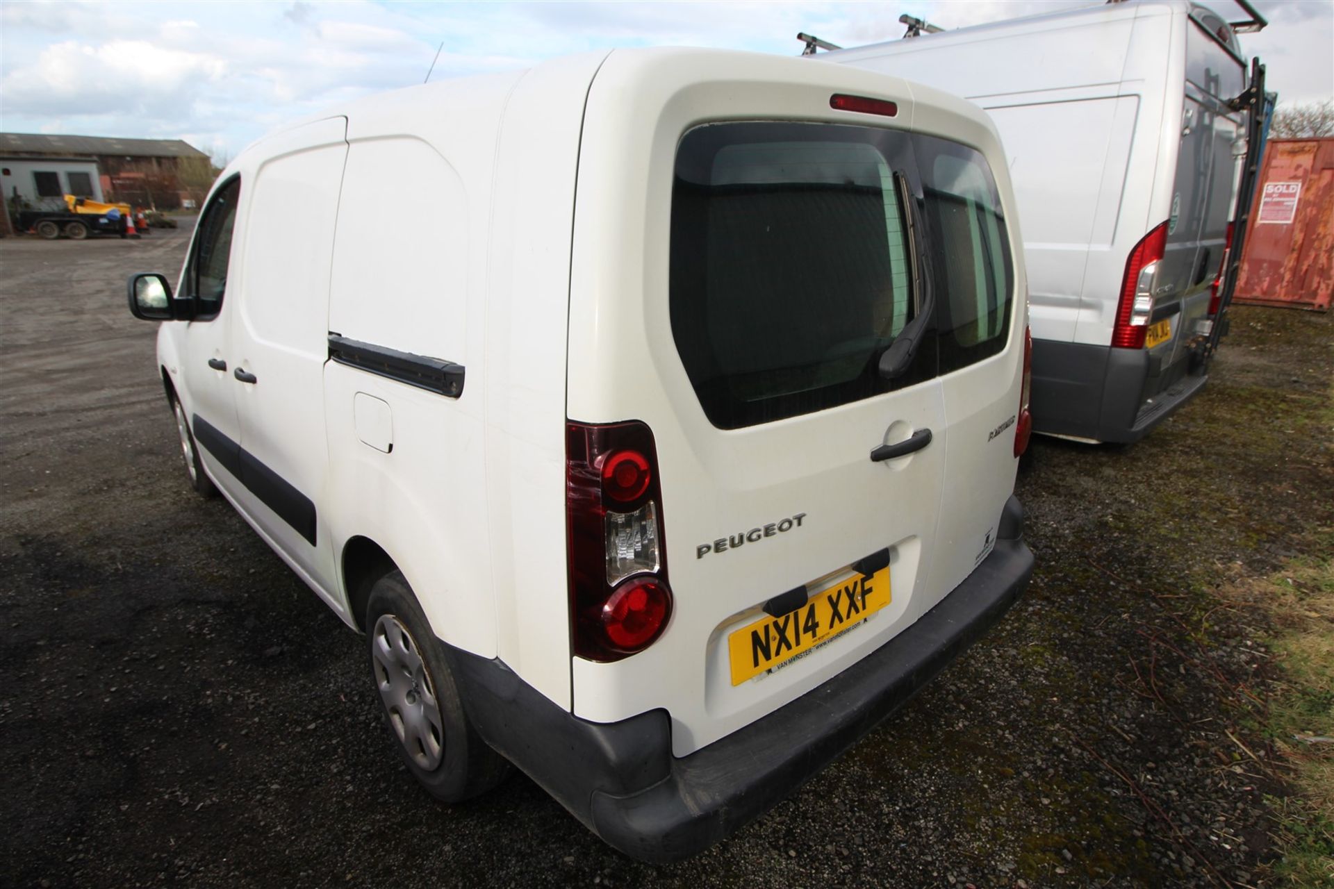 MARCH 2014, PEUGEOT PARTNER CRC HDI VAN, REGISTRATION NO: NX14 XXF, COMPLETE WITH FOLDING REAR - Image 4 of 9