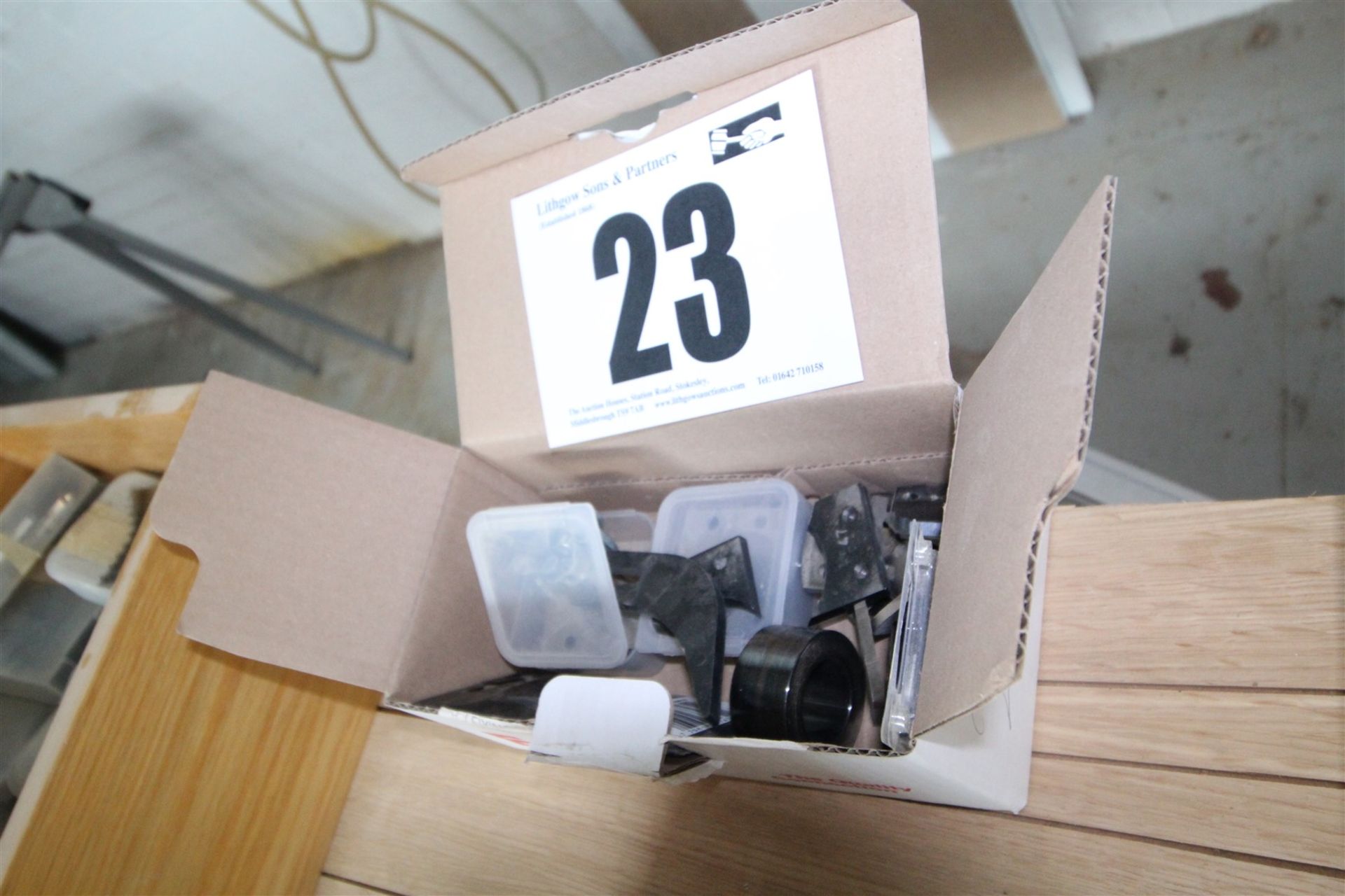 SMALL CARDBOARD BOX & CONTENTS OF APPROX. 10 SPINDLE MOULDER CUTTER BLADES