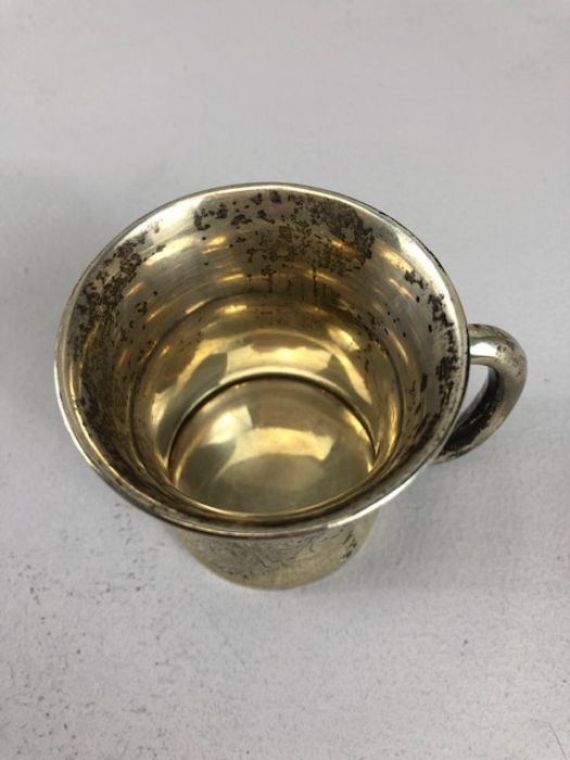 Hallmarked Silver cup with all over floral design dated 1908 and by maker Joseph Gloster Ltd, 7cm - Image 6 of 7
