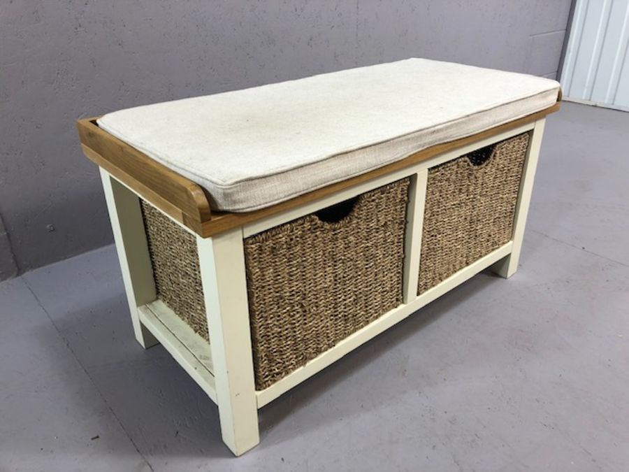 Hall bench with cushioned seat and two storage baskets under, approx 90cm x 43cm x 49cm tall15 - Image 2 of 5