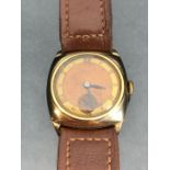 9ct Gold cased square watch (approx 20g) winds and runs
