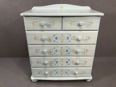 Pine painted chest of drawers, approx 85cm x 40cm x 100cm