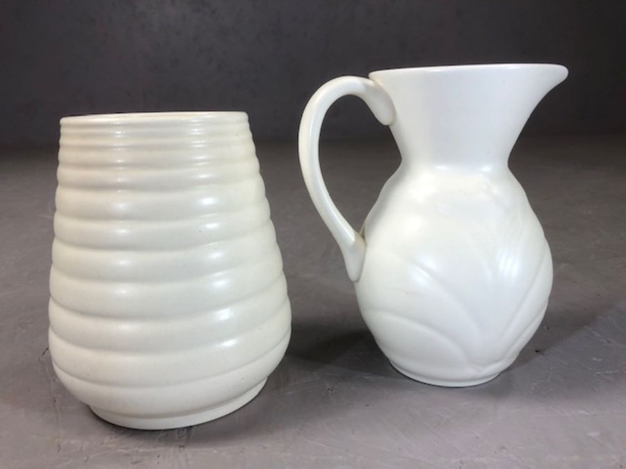 Good collection of Spode Velamour ceramics to include globular pot in light pastel colours. Designed - Image 8 of 16
