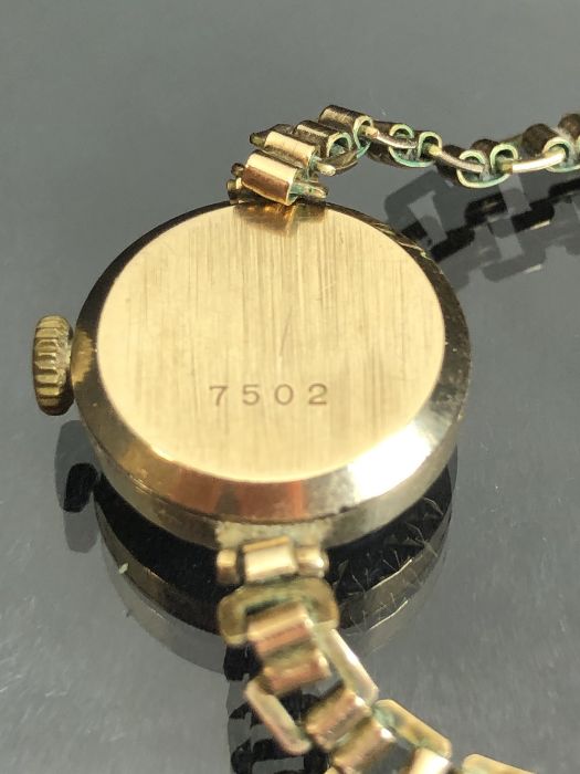 9ct Gold cased wristwatch on rolled Gold strap by EVERITE - Image 7 of 7