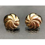 Pair of 9ct Gold earrings (approx 1.6g), diameter approx. 18.5mm.