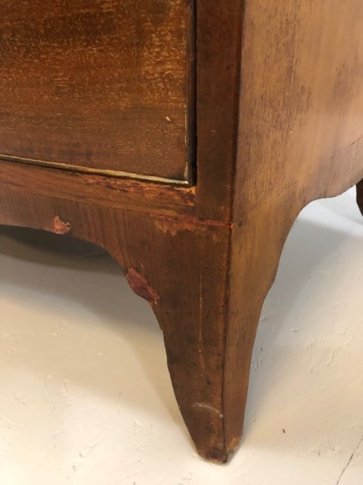 Mahogany bow fronted chest on chest of eight drawers, with turned bun handles, raised on bracket - Image 12 of 15