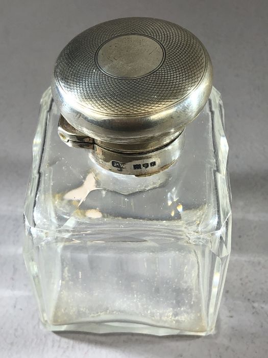 Interesting inkwell comprising square glass body and Silver hallmarked hinged lid which screws - Image 2 of 8