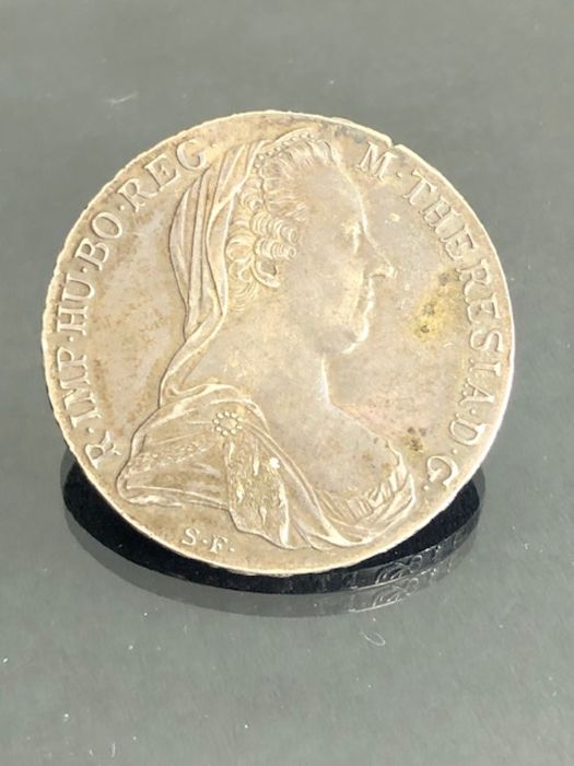 Collection of curios to include a Silver gilt & enamel Masonic medal, Thaler & cartwheel penny coin, - Image 6 of 10