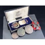 Collection of curios to include a Silver gilt & enamel Masonic medal, Thaler & cartwheel penny coin,