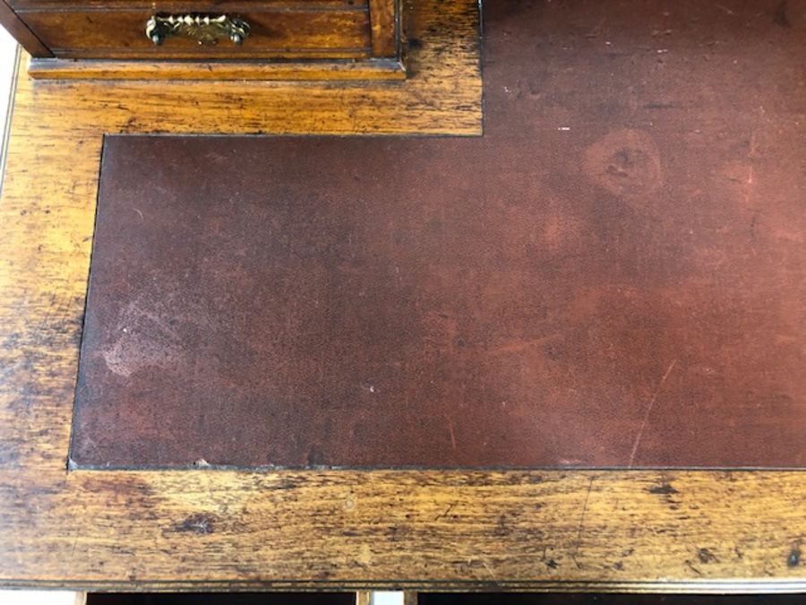 Antique writing desk on turned legs and castors with burgundy leather insert and gallery with - Image 11 of 17