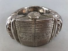 Antique Middle Eastern 20th Century Large Omani (Oman) Tribal Bedouin Silver Hinged Cuff Anklet with